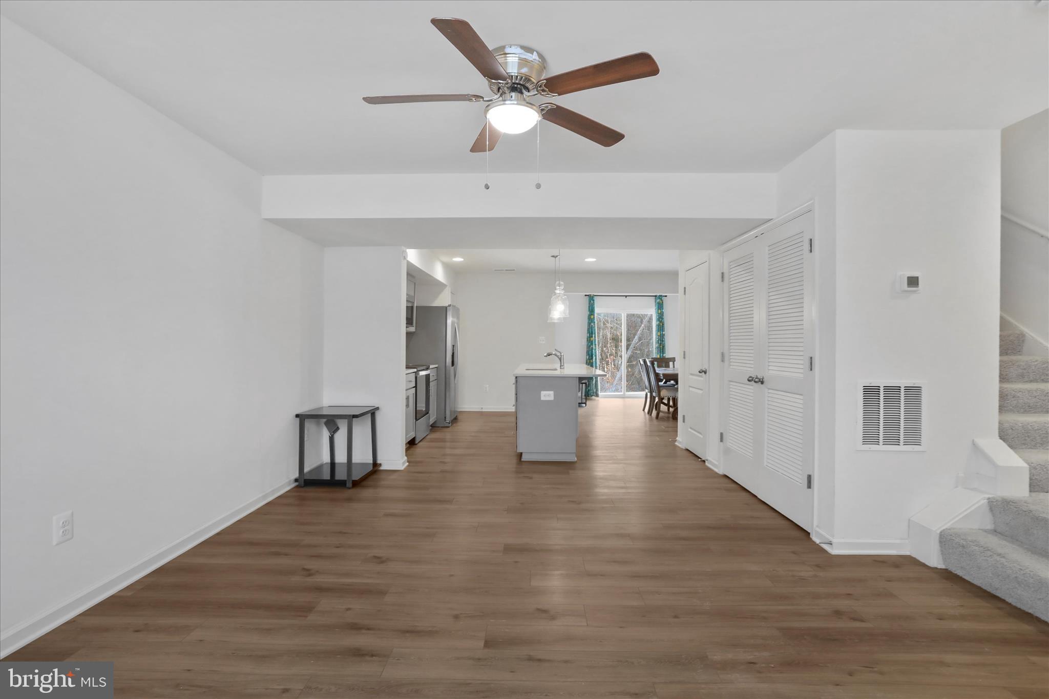 WHISPERING PINES - Residential