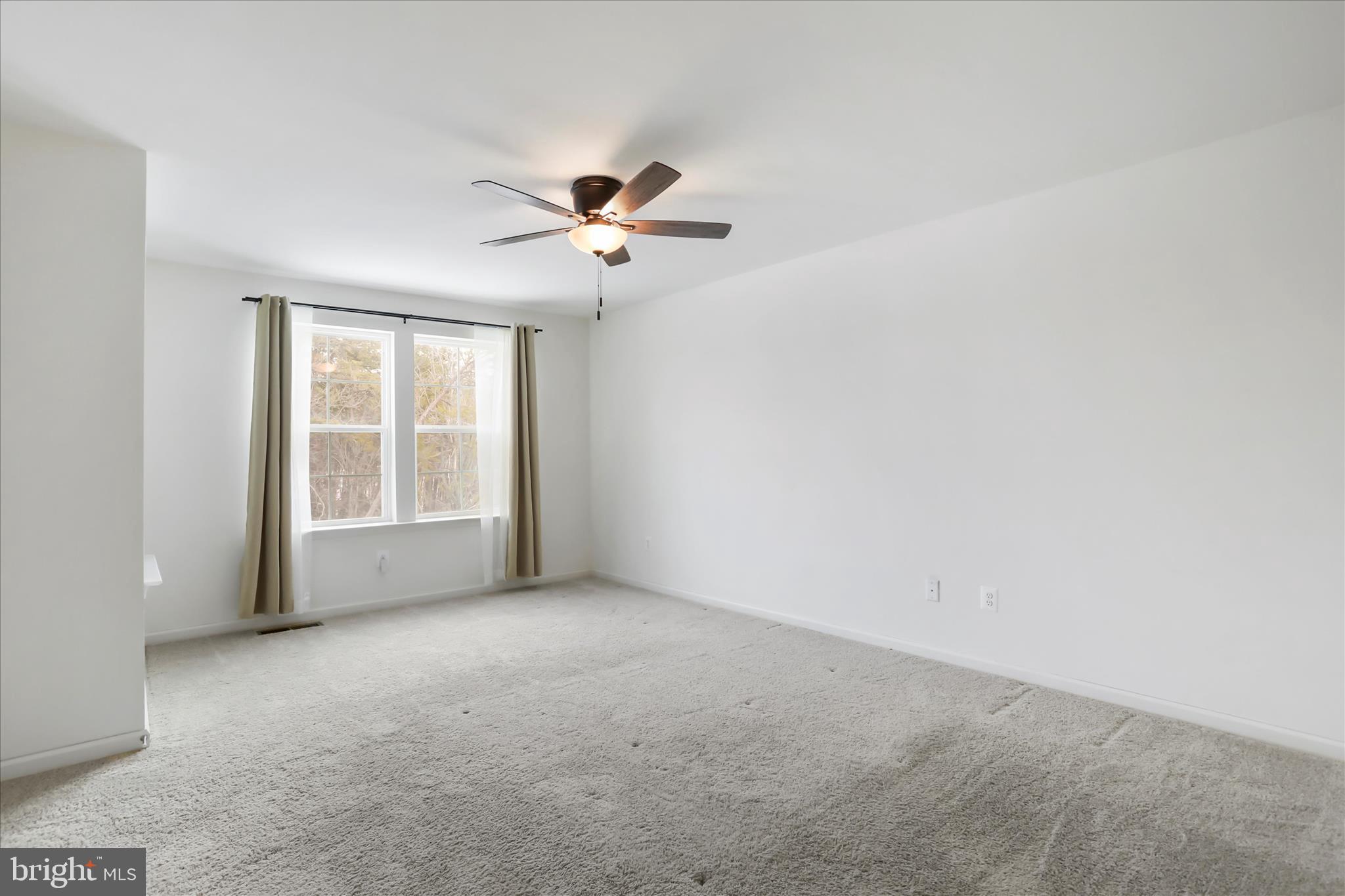 WHISPERING PINES - Residential