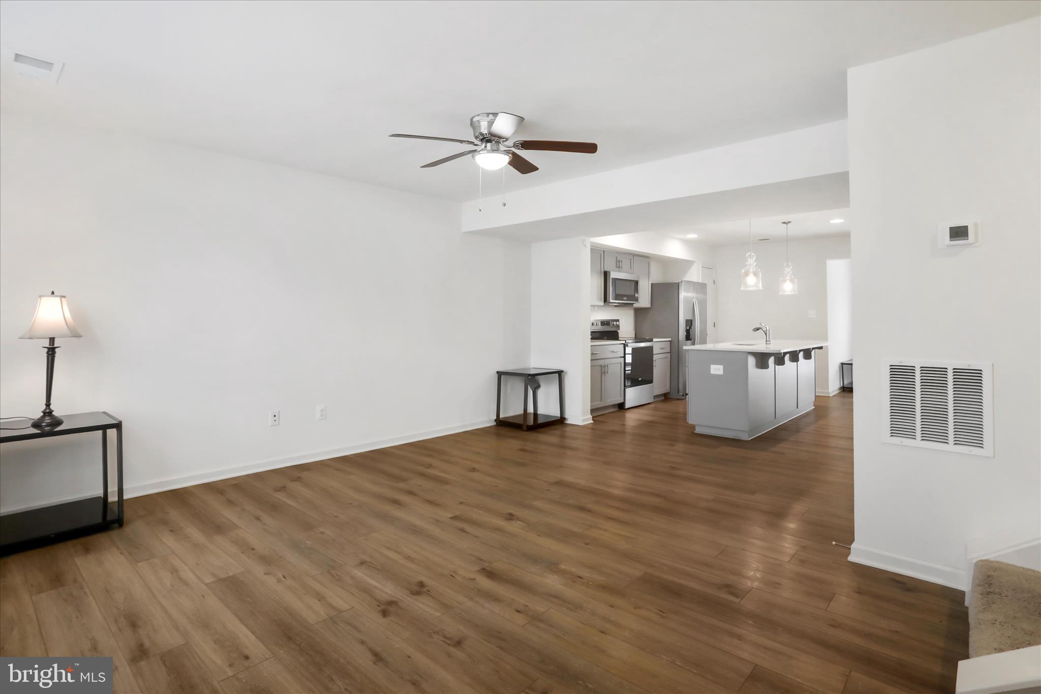 WHISPERING PINES - Residential