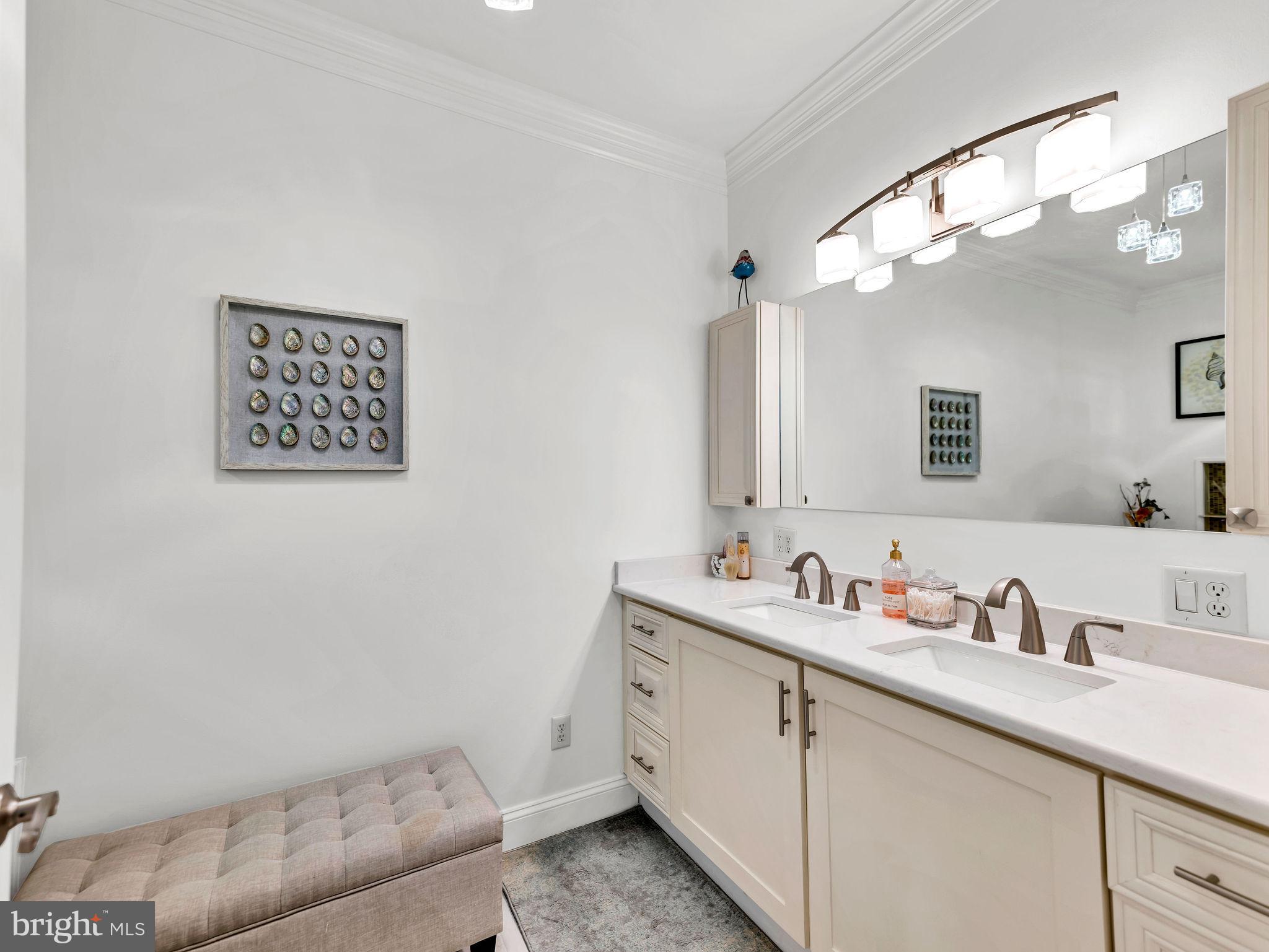 CAPE ISLE OF WIGHT - Residential