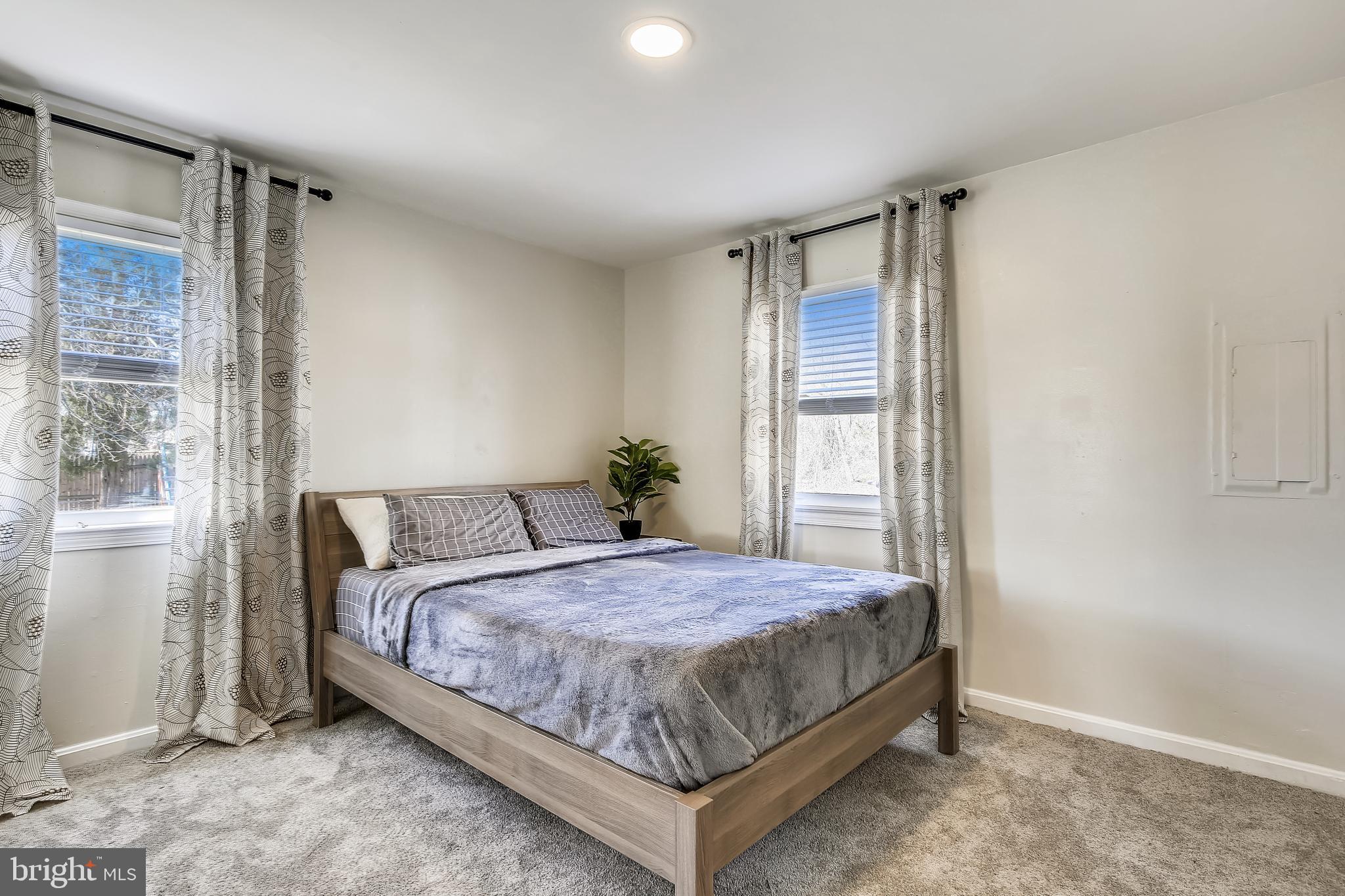 BURGUNDY VILLAGE - Residential