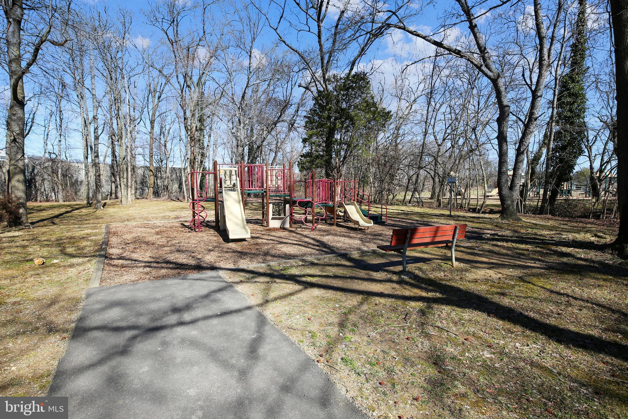 BURGUNDY VILLAGE - Residential