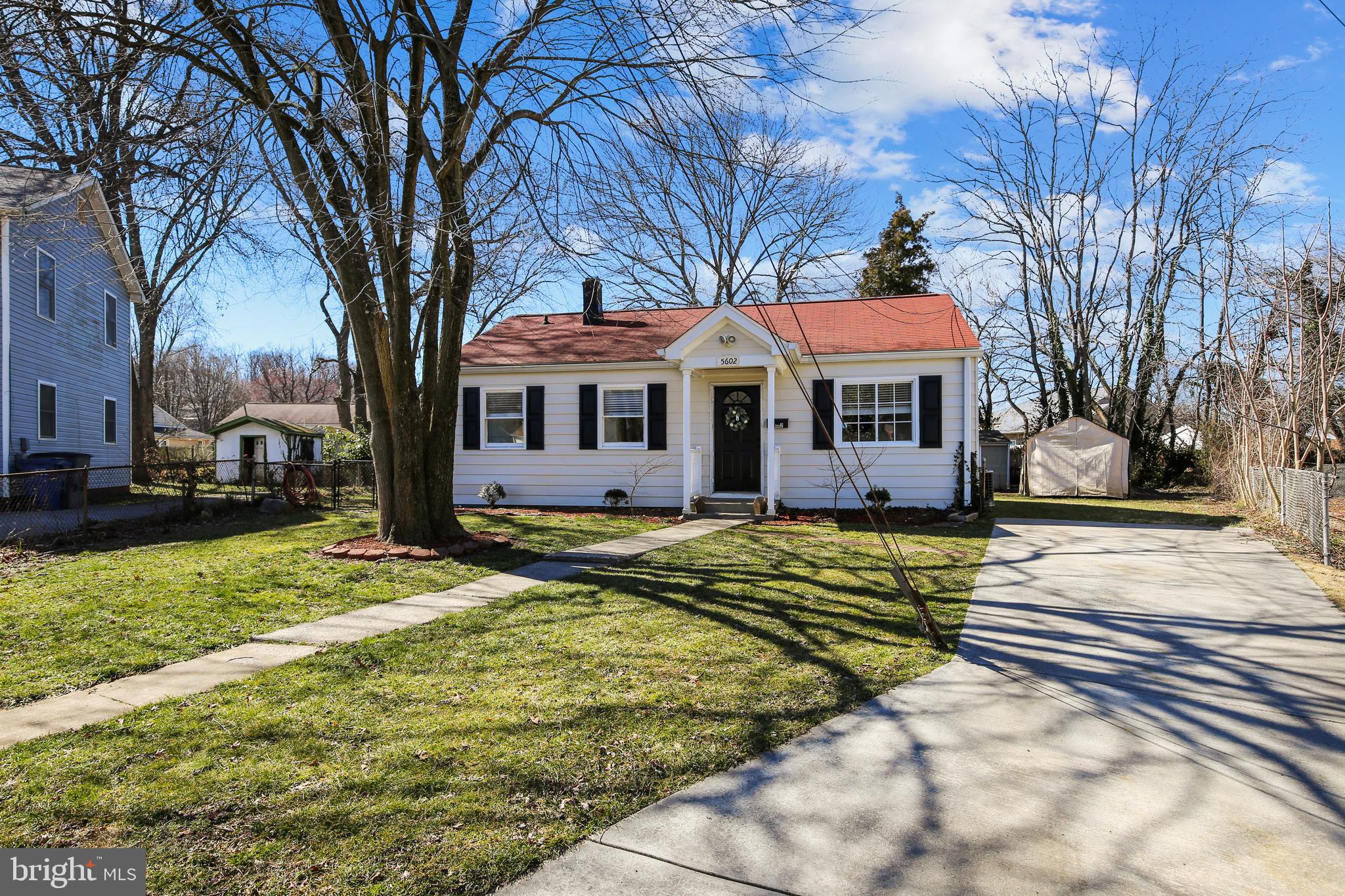 BURGUNDY VILLAGE - Residential