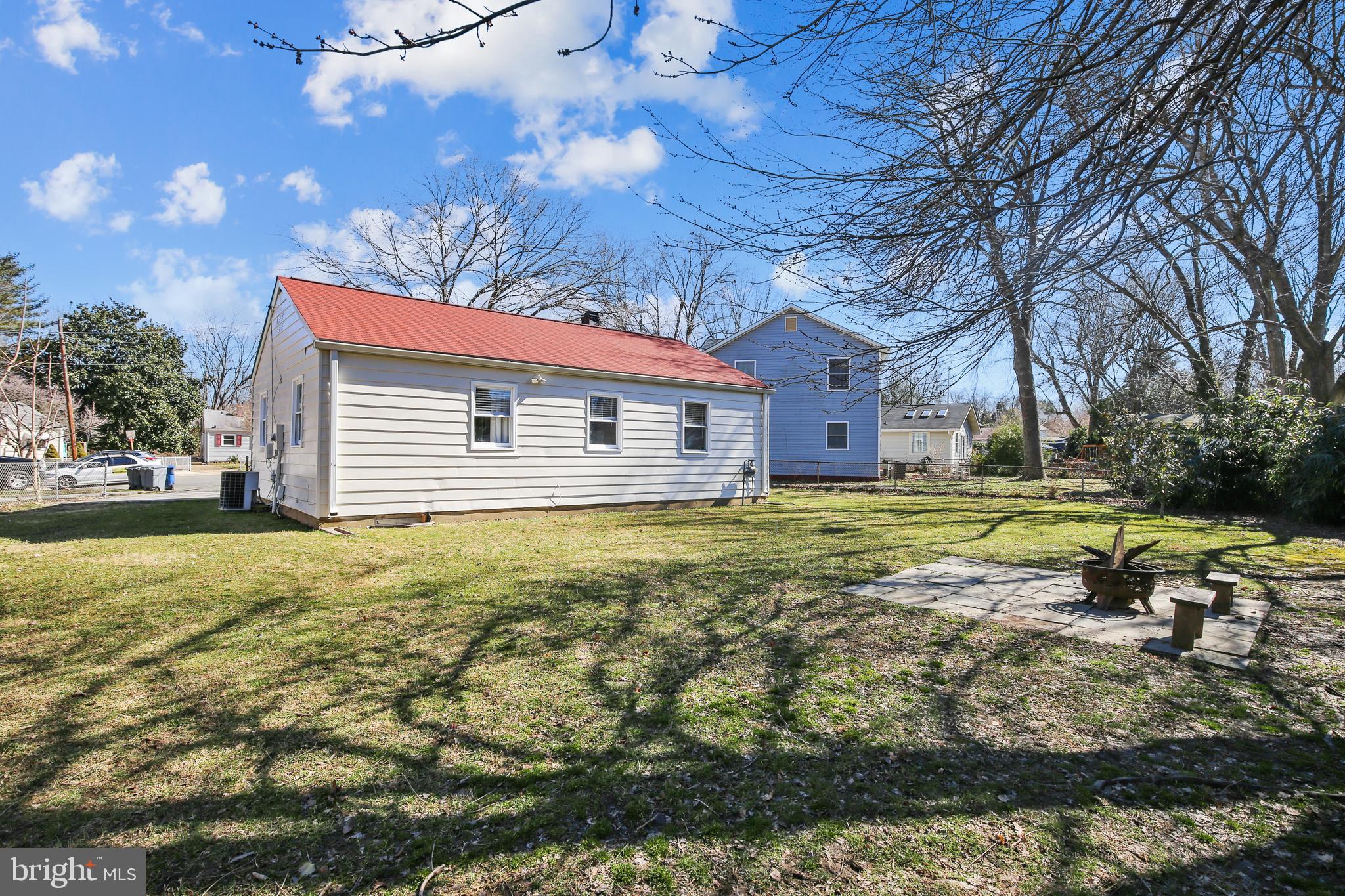 BURGUNDY VILLAGE - Residential