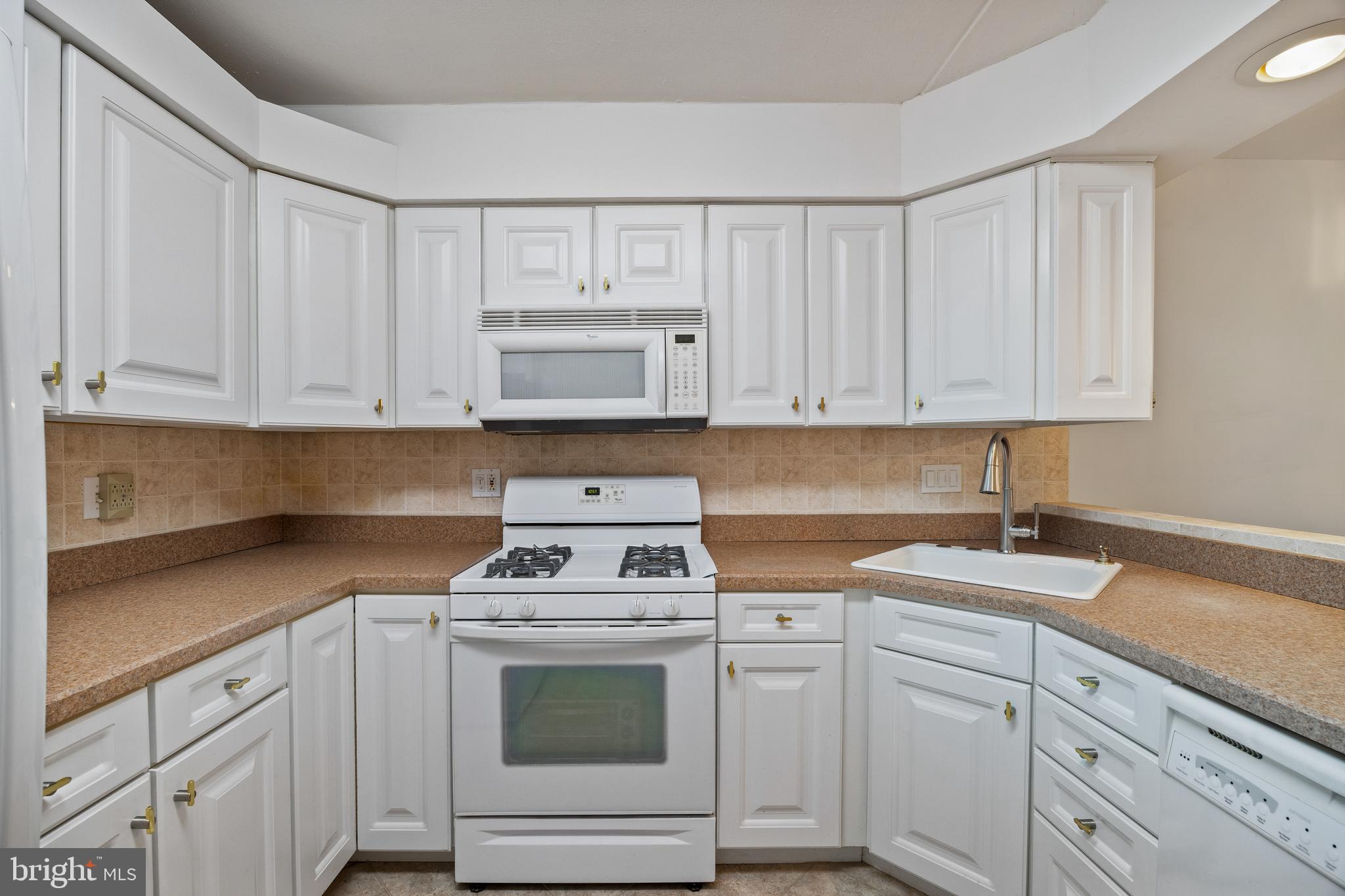 130 SPRUCE STREET 27A