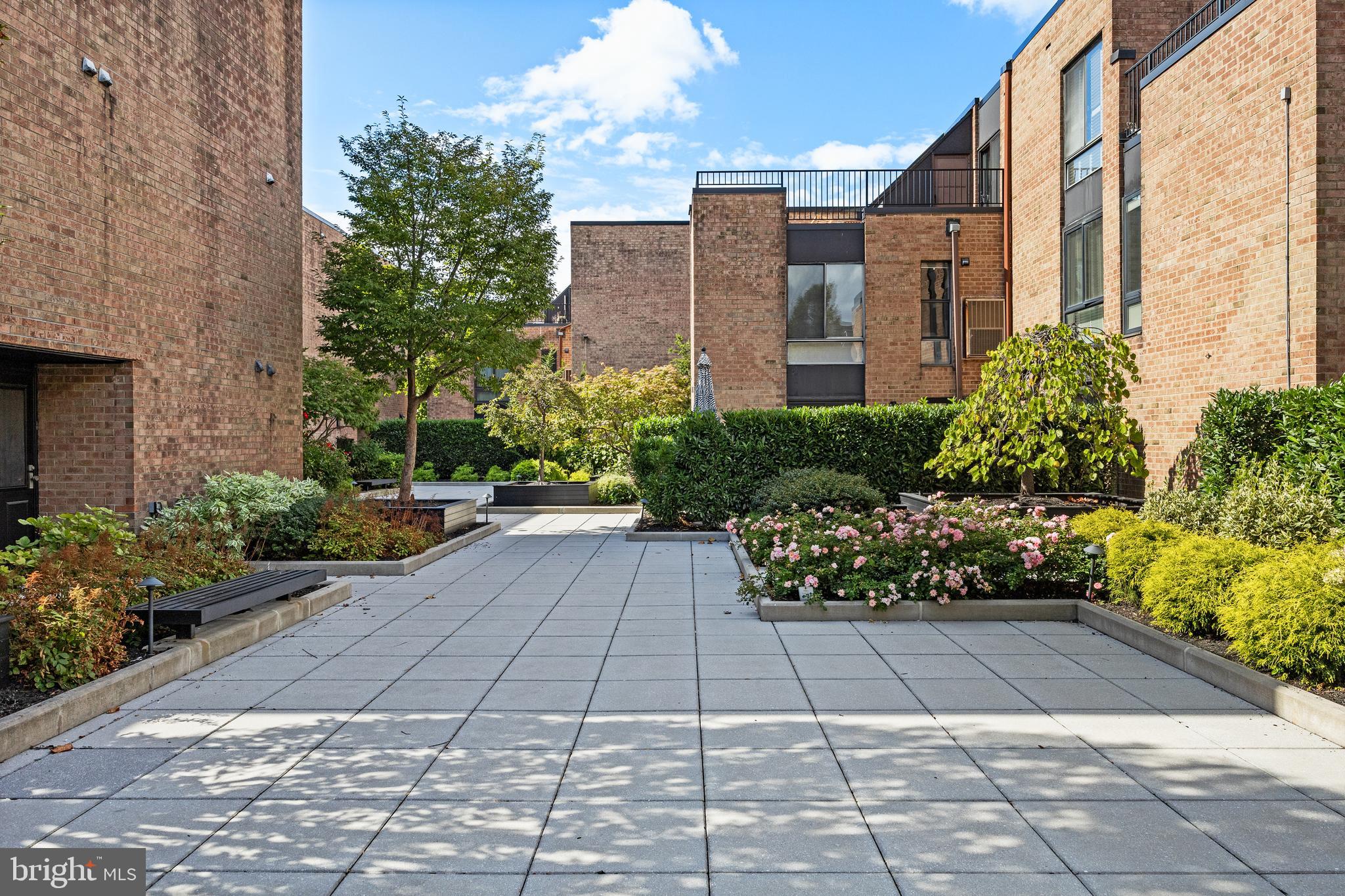 130 SPRUCE STREET 27A