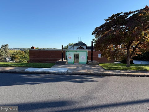 Photo of 2910 Brisban Street, HARRISBURG, PA 17111 (MLS # PADA2065526)