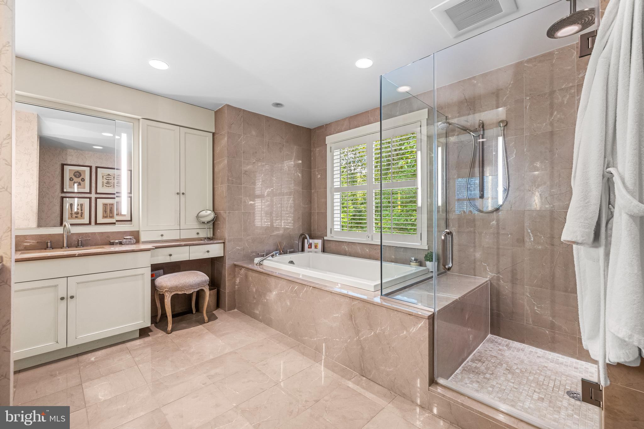 ROCKLAND - Residential