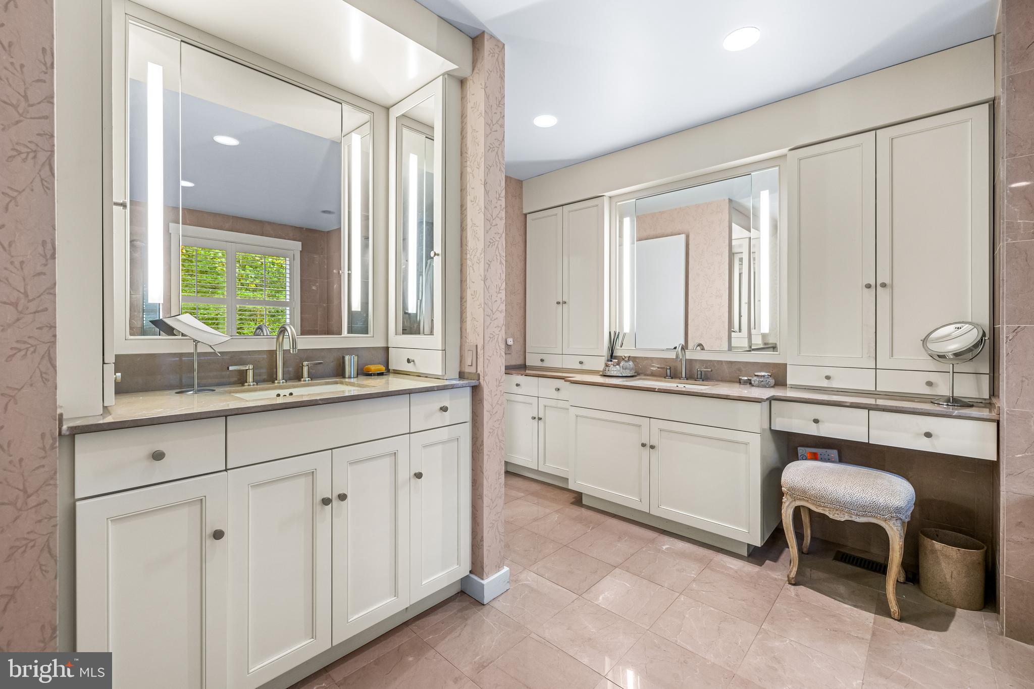 ROCKLAND - Residential