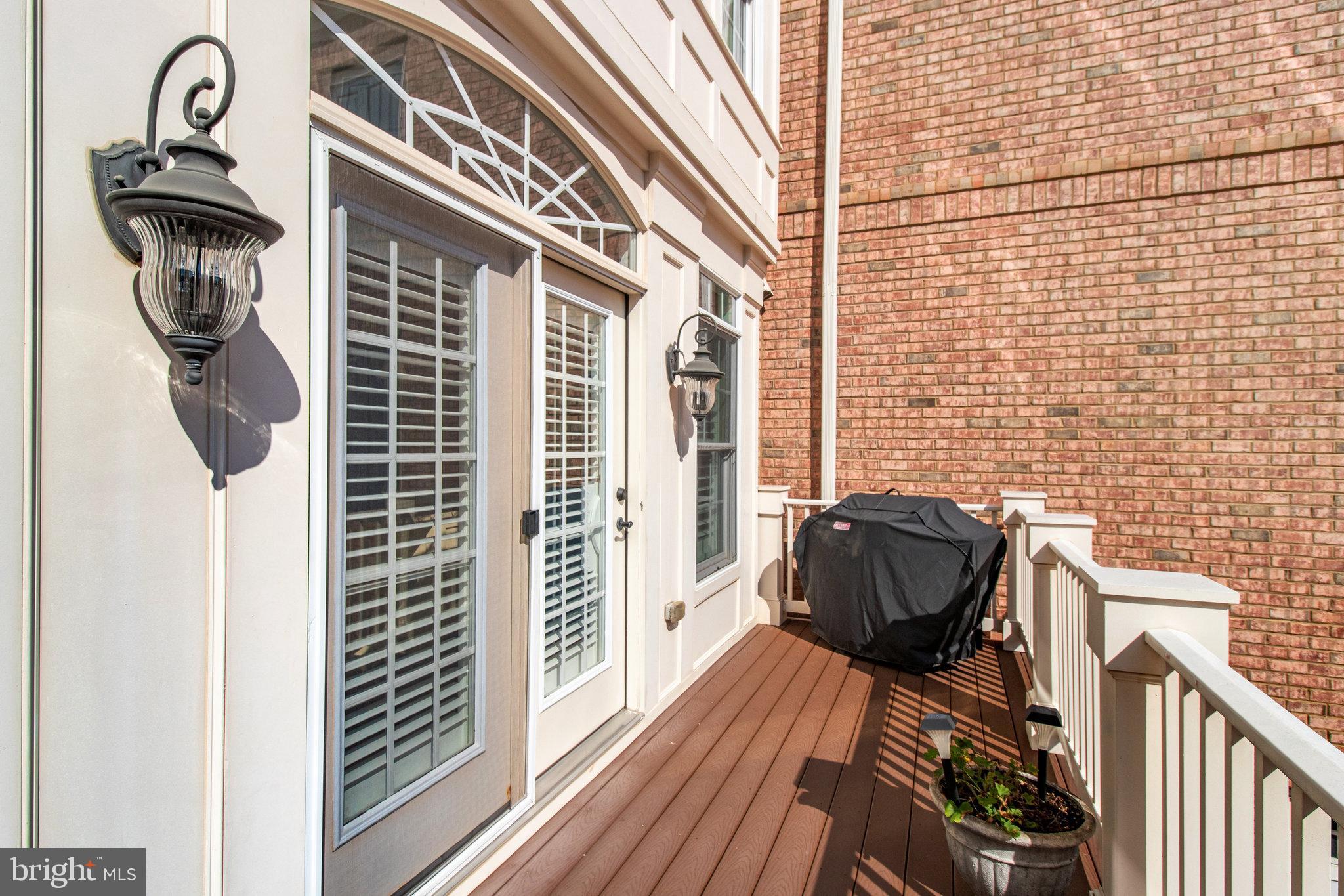 JAGUAR/YORKTOWN - Residential