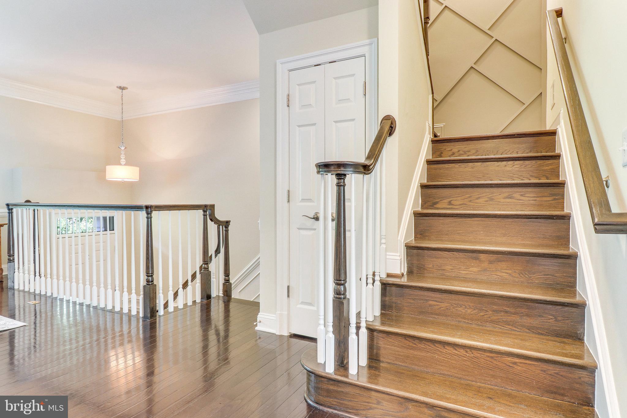 JAGUAR/YORKTOWN - Residential