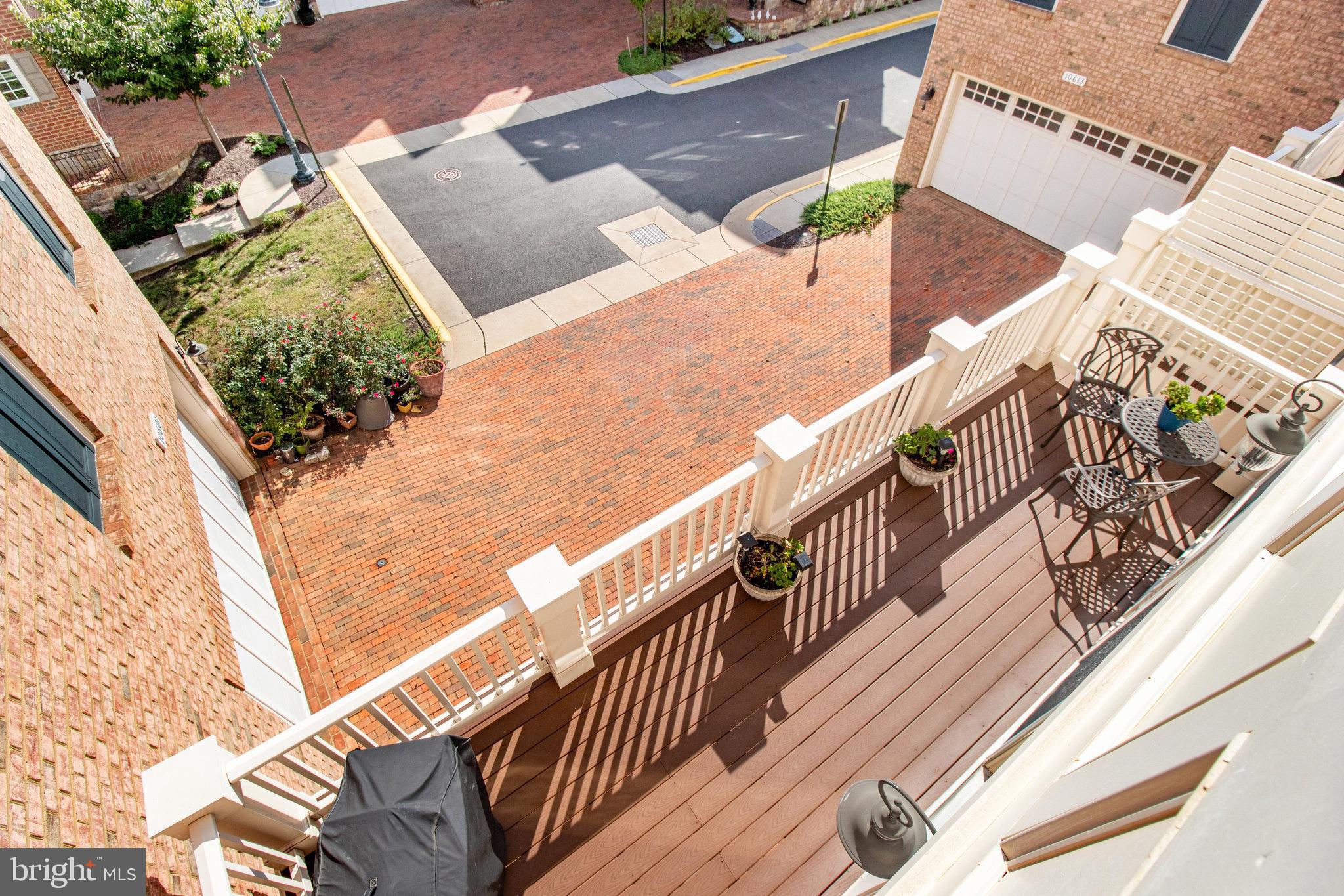 JAGUAR/YORKTOWN - Residential