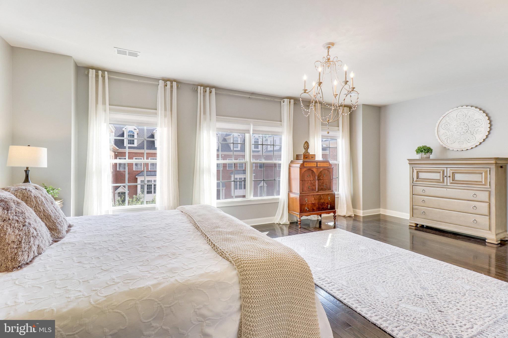 JAGUAR/YORKTOWN - Residential