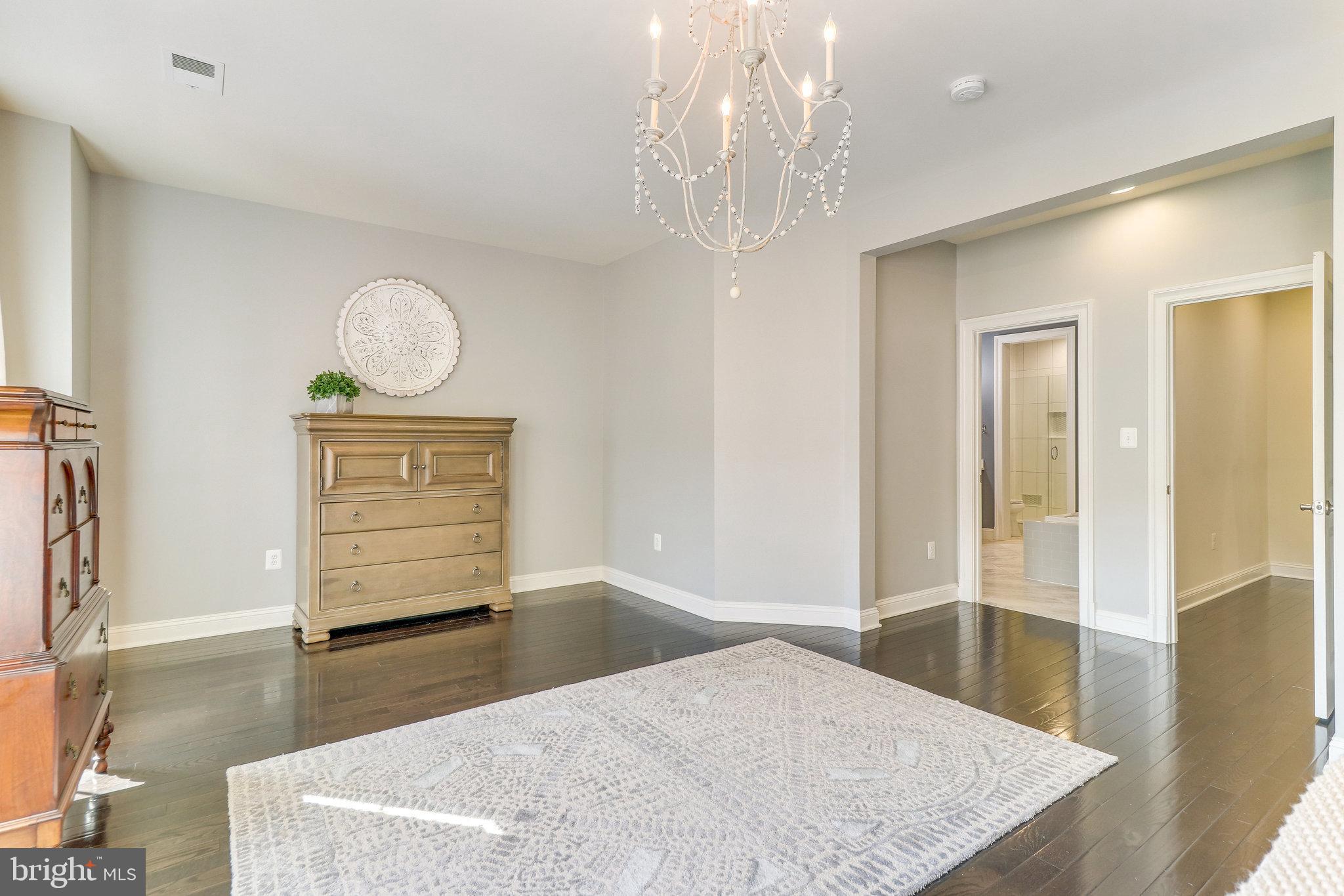 JAGUAR/YORKTOWN - Residential