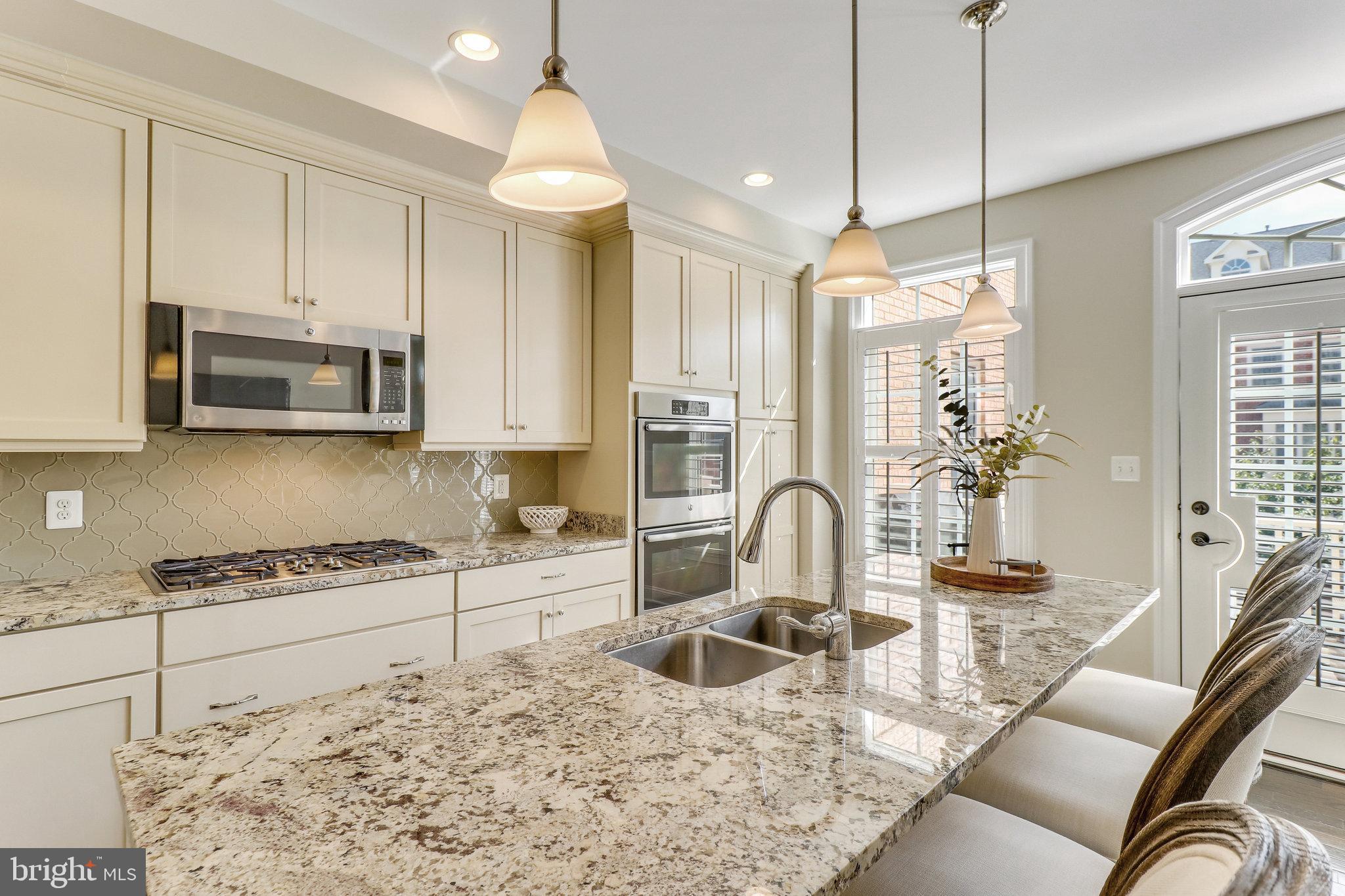 JAGUAR/YORKTOWN - Residential