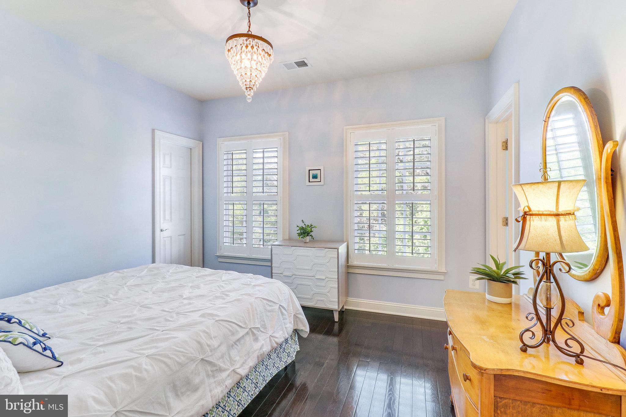 JAGUAR/YORKTOWN - Residential