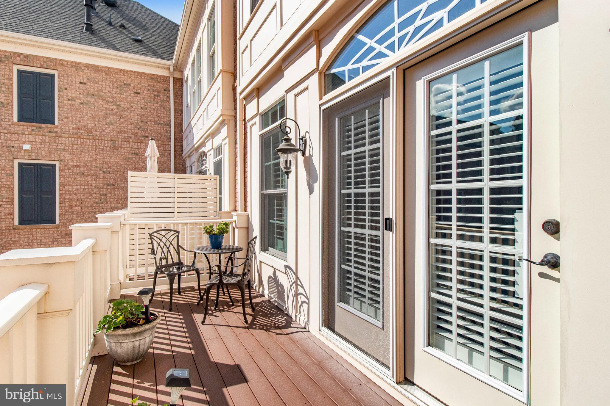 JAGUAR/YORKTOWN - Residential