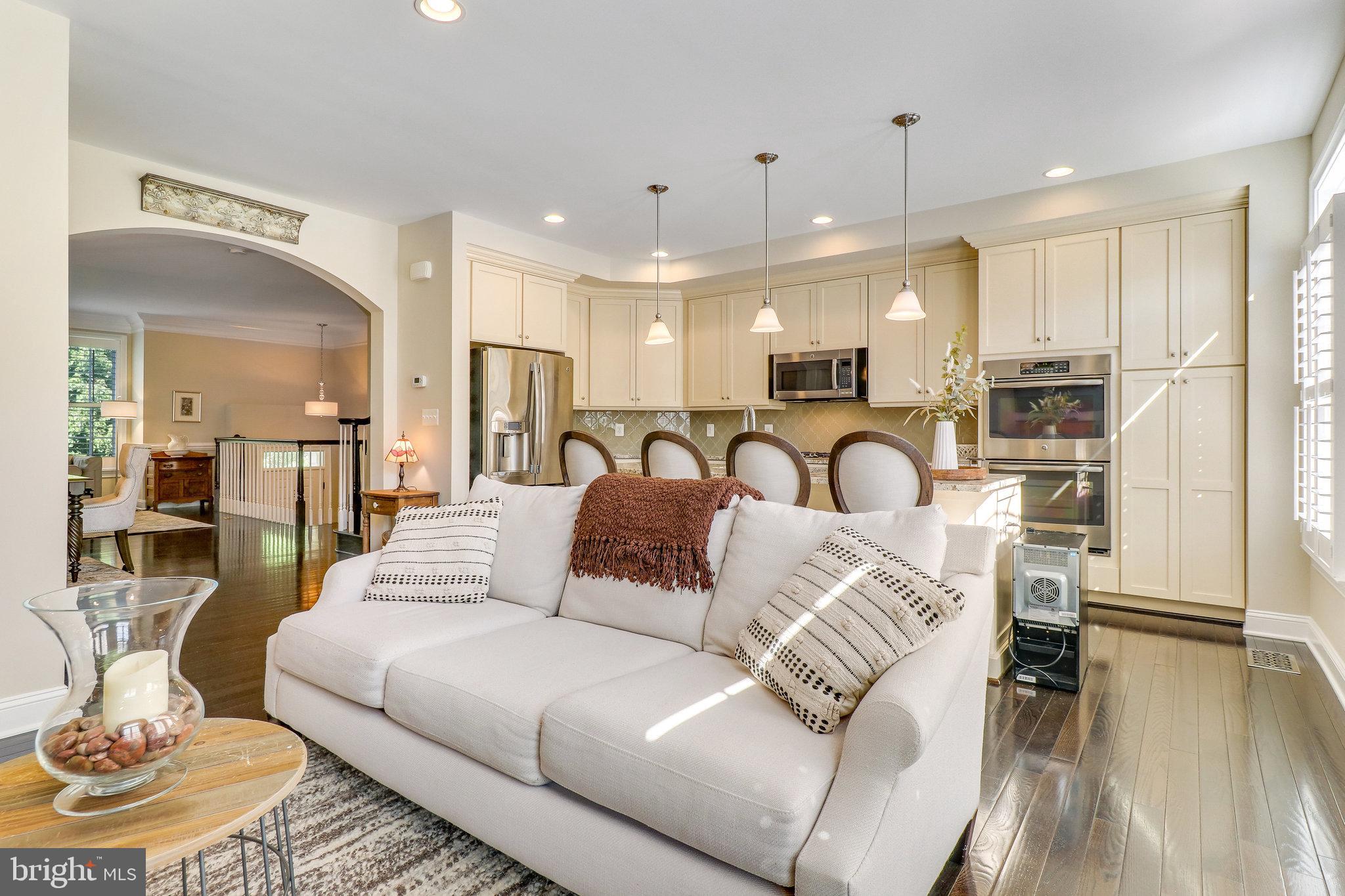 JAGUAR/YORKTOWN - Residential