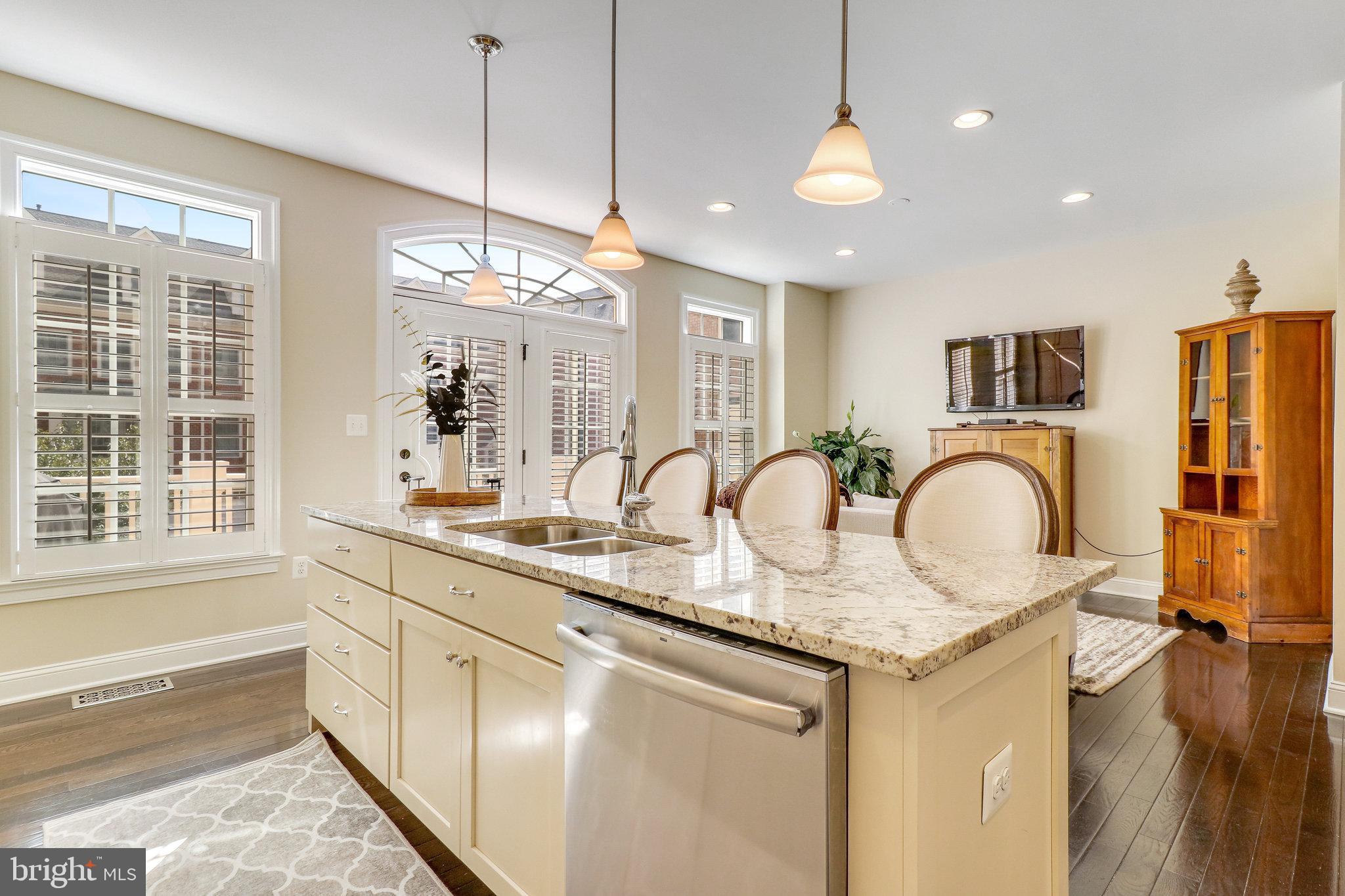 JAGUAR/YORKTOWN - Residential