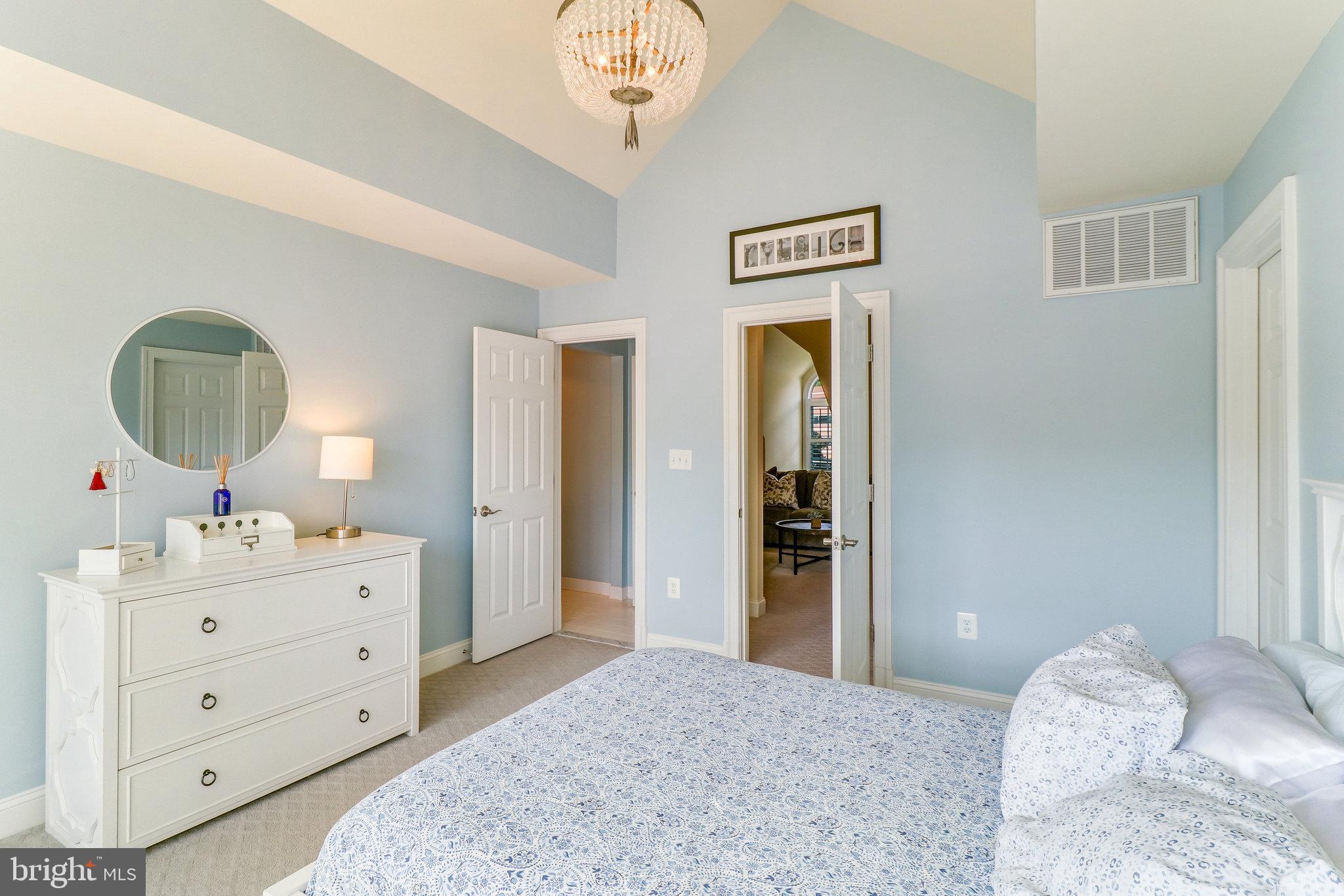 JAGUAR/YORKTOWN - Residential