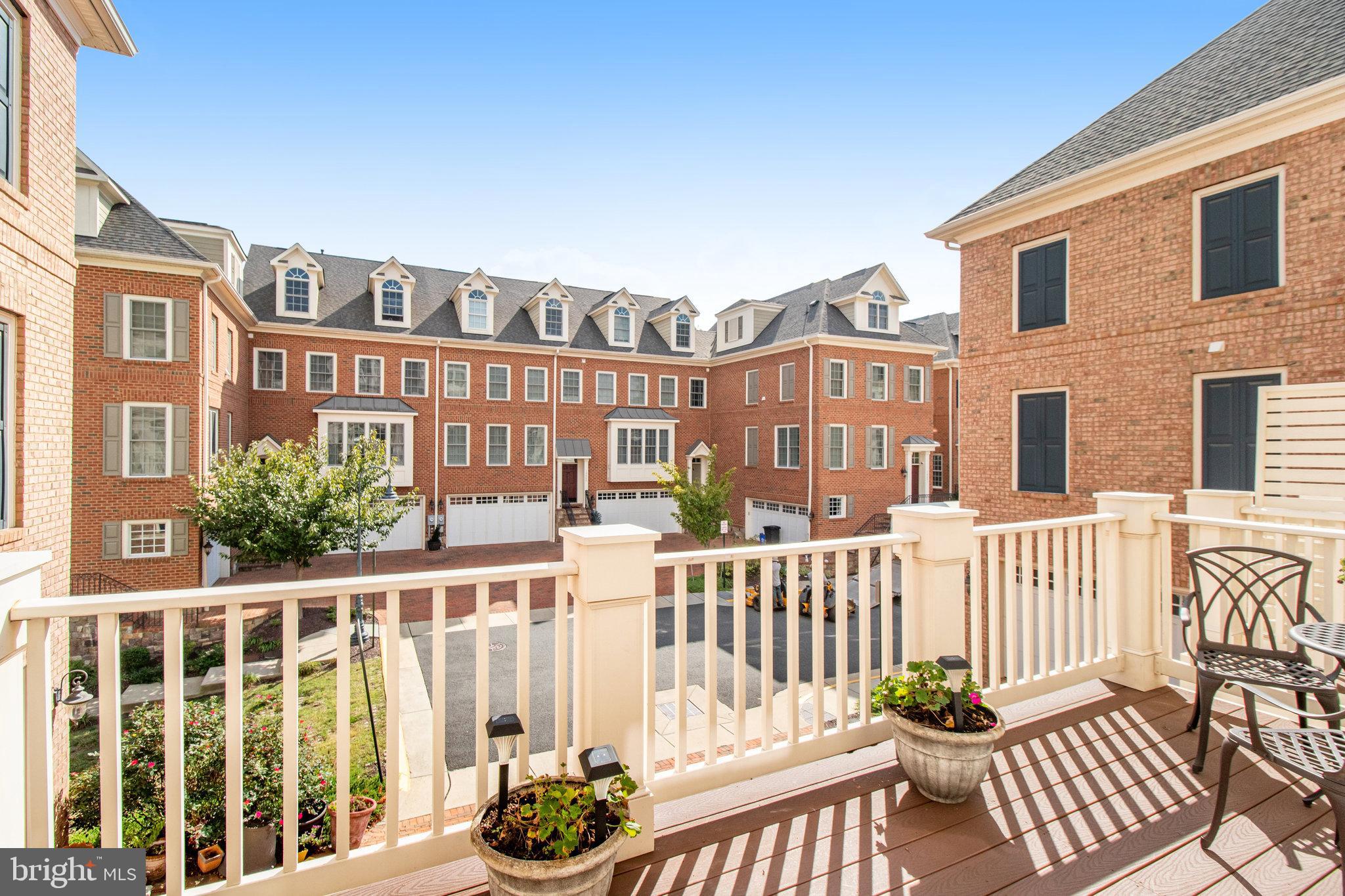 JAGUAR/YORKTOWN - Residential