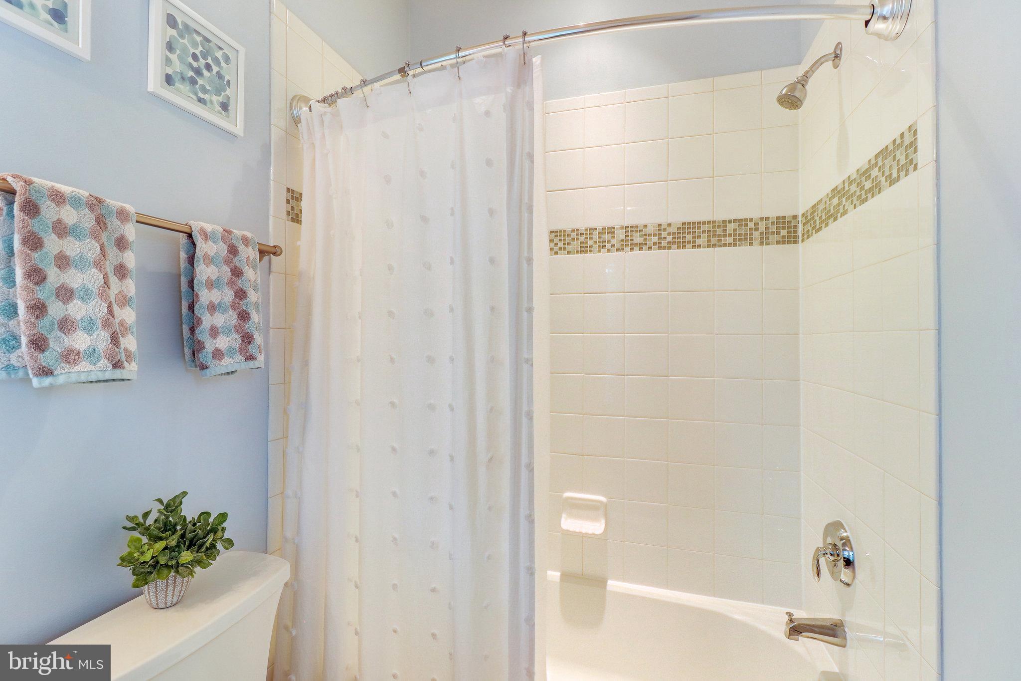 JAGUAR/YORKTOWN - Residential