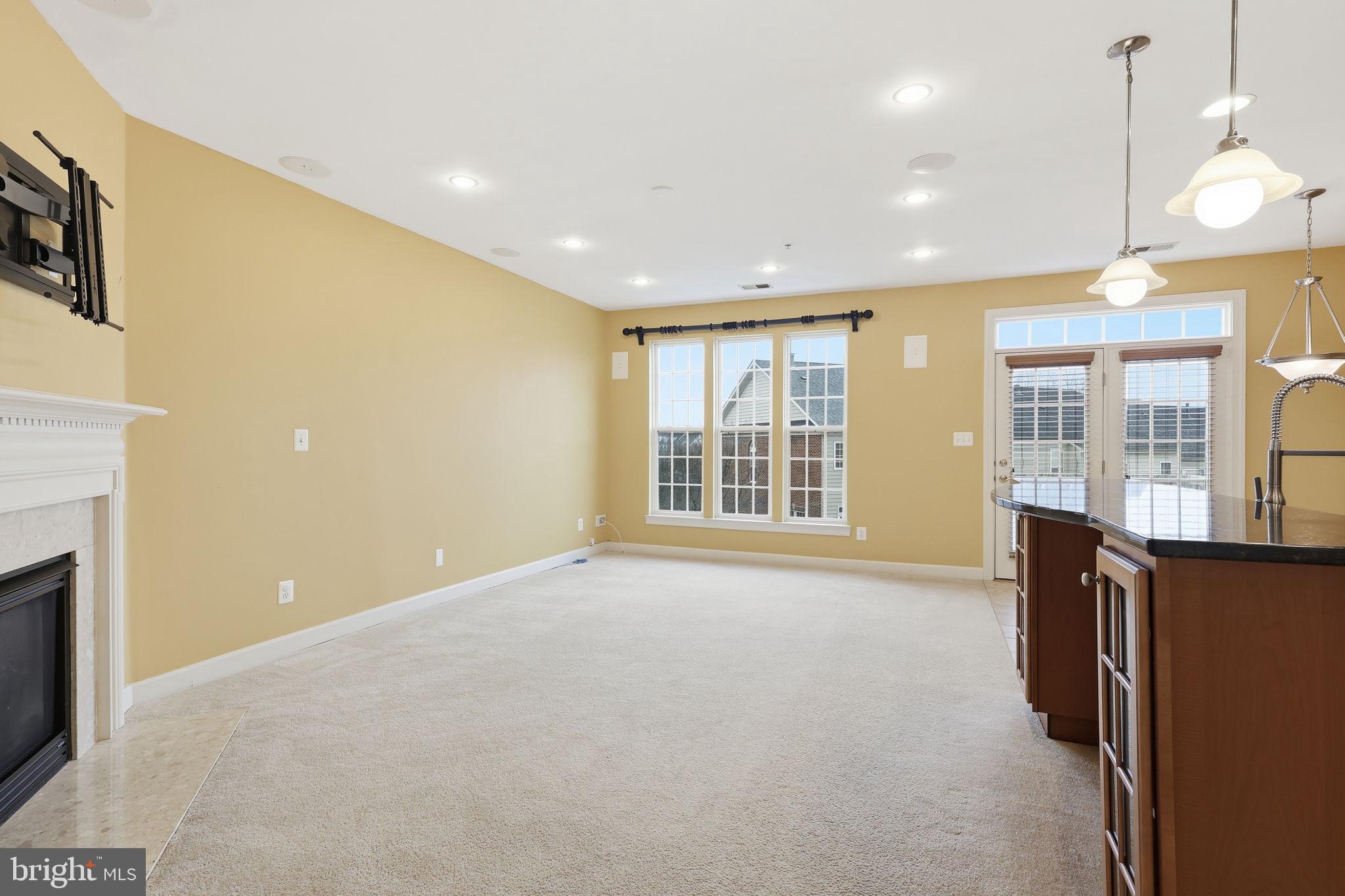 POTOMAC CLUB - Residential