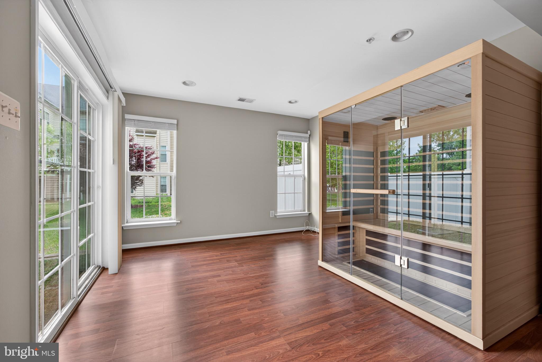 EMERSON - Residential