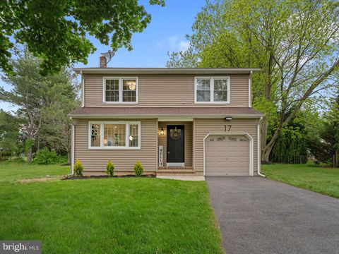Homes For Sale - 17 Carty Drive<br/> BORDENTOWN, NJ 08505