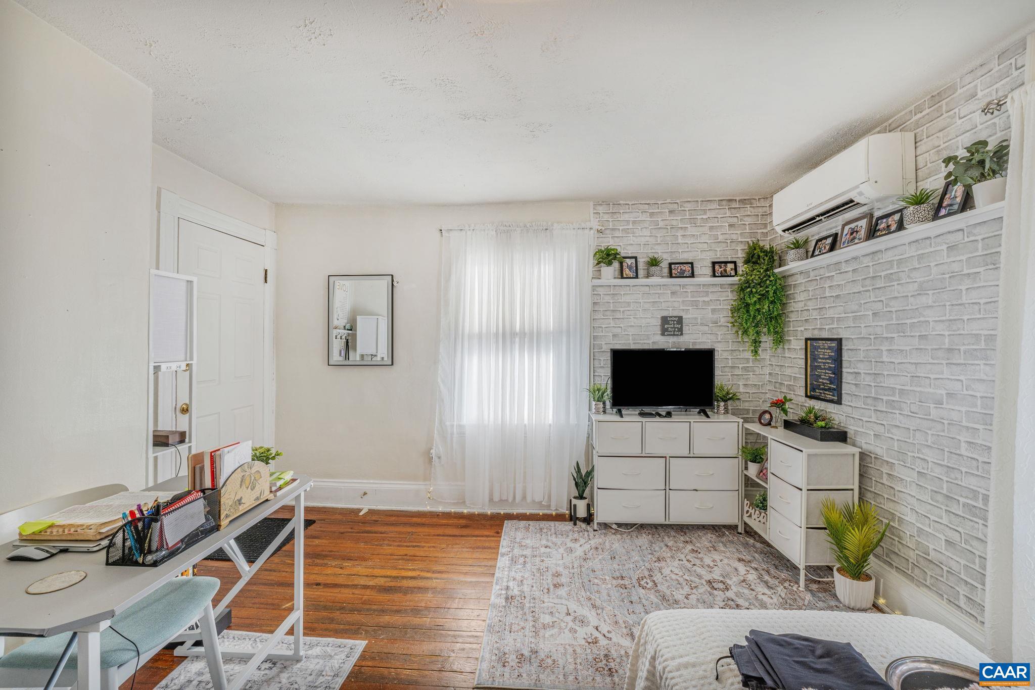 BELMONT - Residential