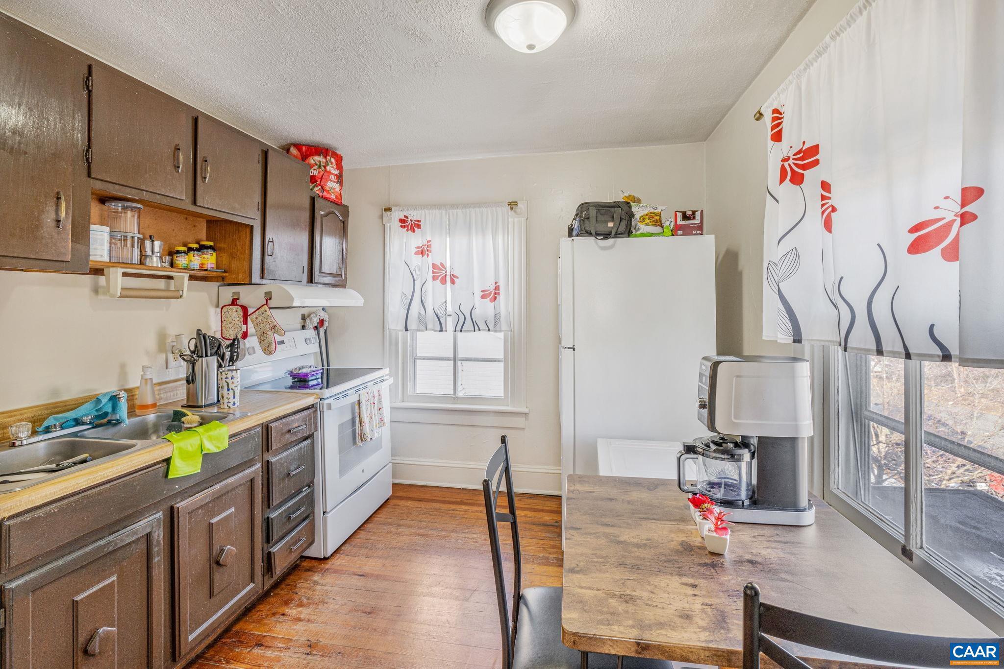 BELMONT - Residential