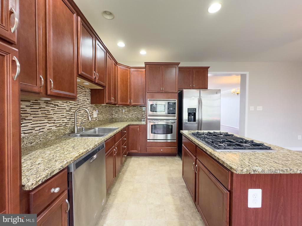 SOUTH RIDING - Residential Lease