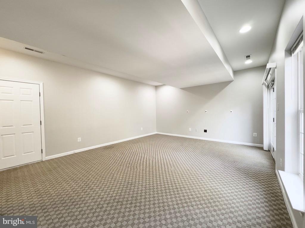 SOUTH RIDING - Residential Lease