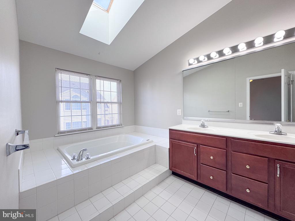 SOUTH RIDING - Residential Lease