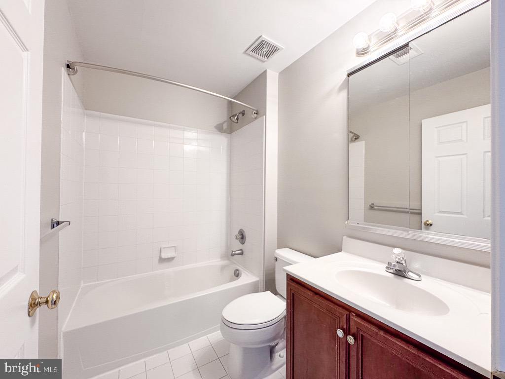 SOUTH RIDING - Residential Lease