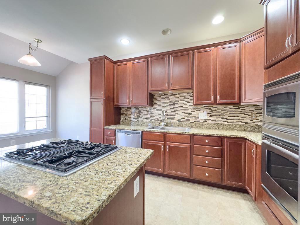 SOUTH RIDING - Residential Lease