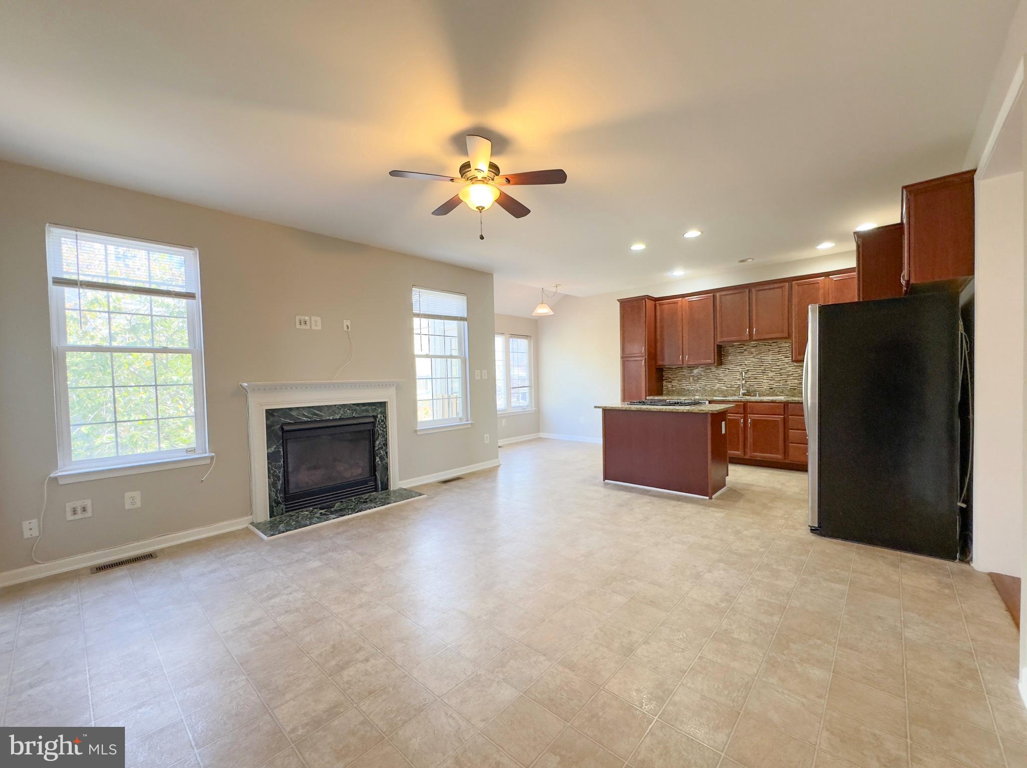 SOUTH RIDING - Residential Lease