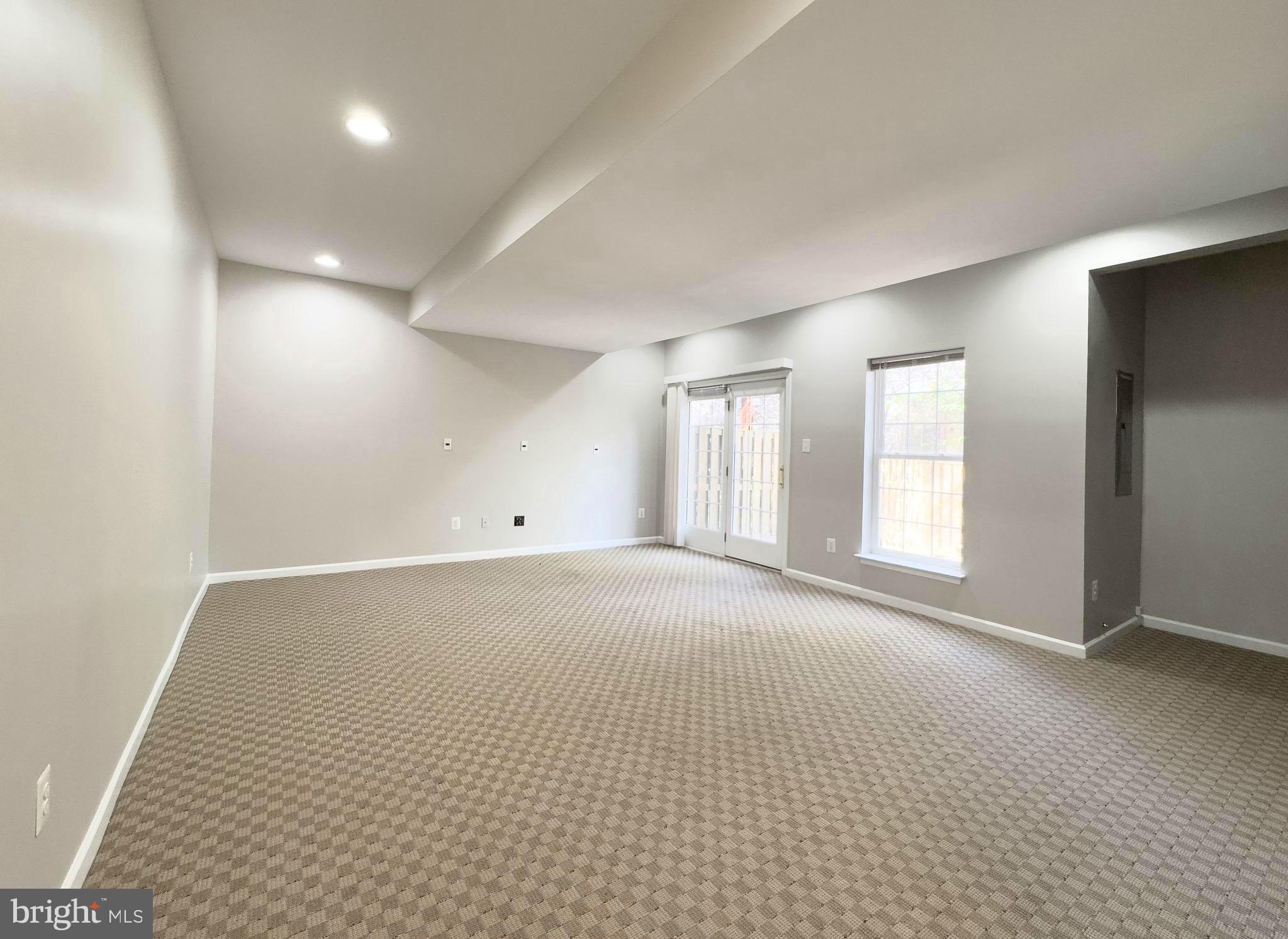 SOUTH RIDING - Residential Lease