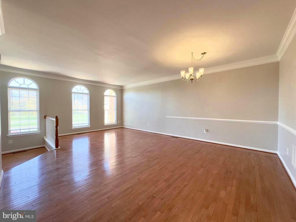 SOUTH RIDING - Residential Lease