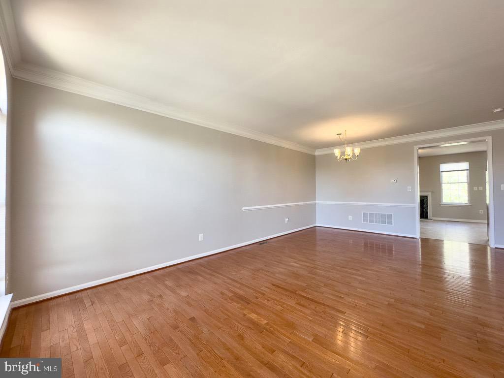 SOUTH RIDING - Residential Lease