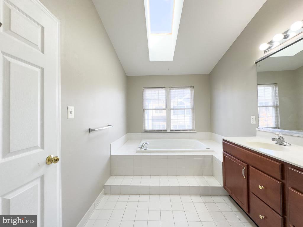 SOUTH RIDING - Residential Lease