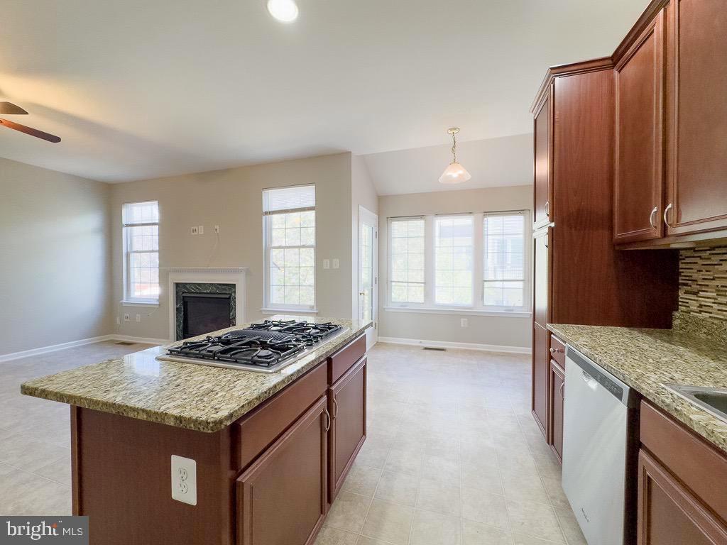 SOUTH RIDING - Residential Lease