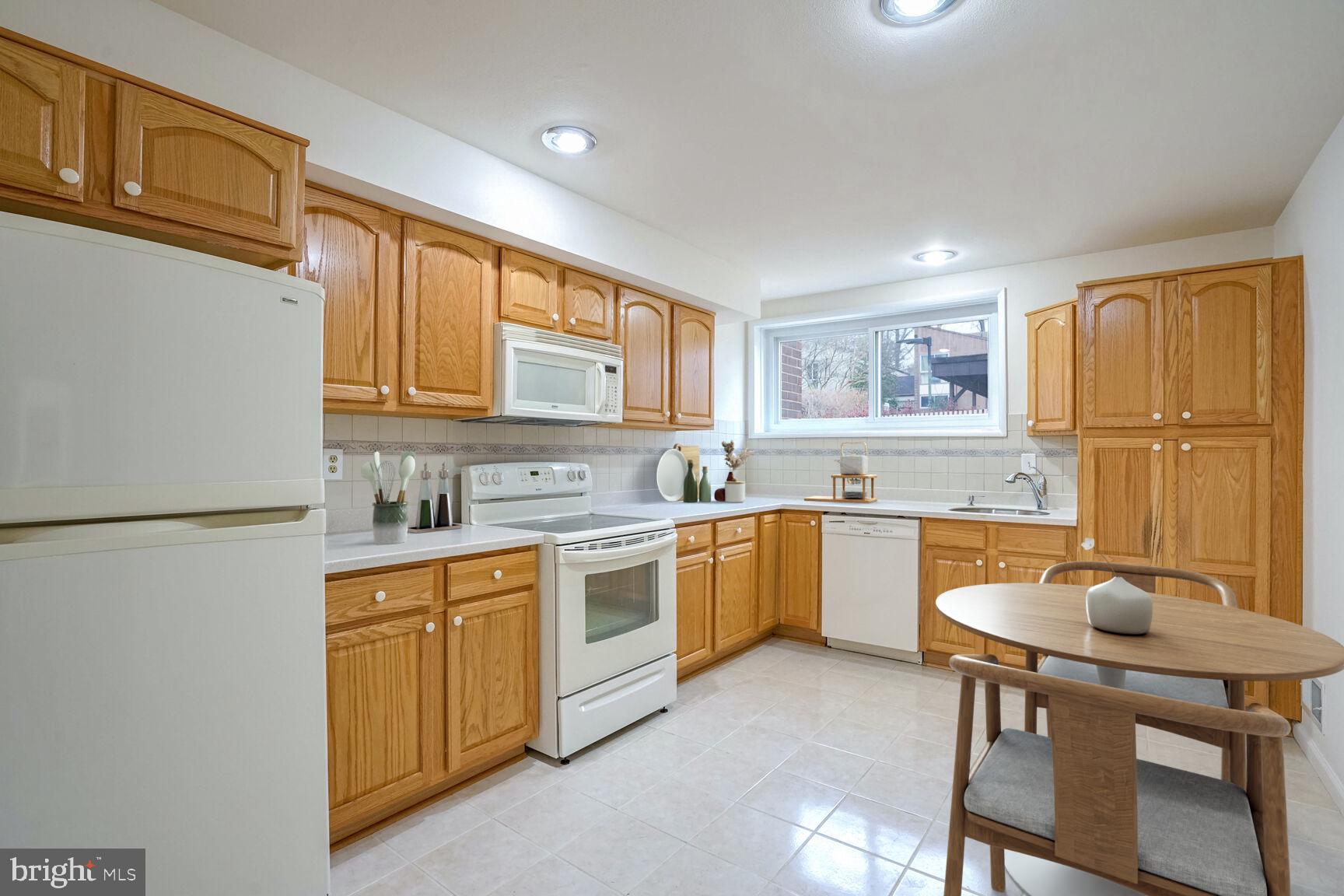 RESTON - Residential