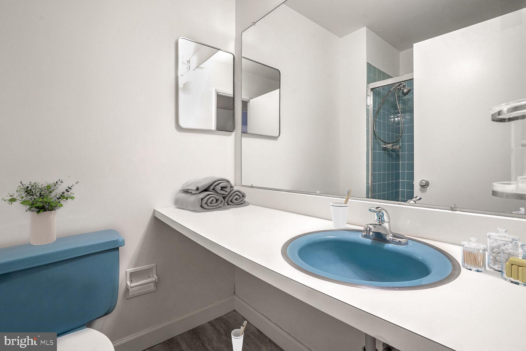 RESTON - Residential