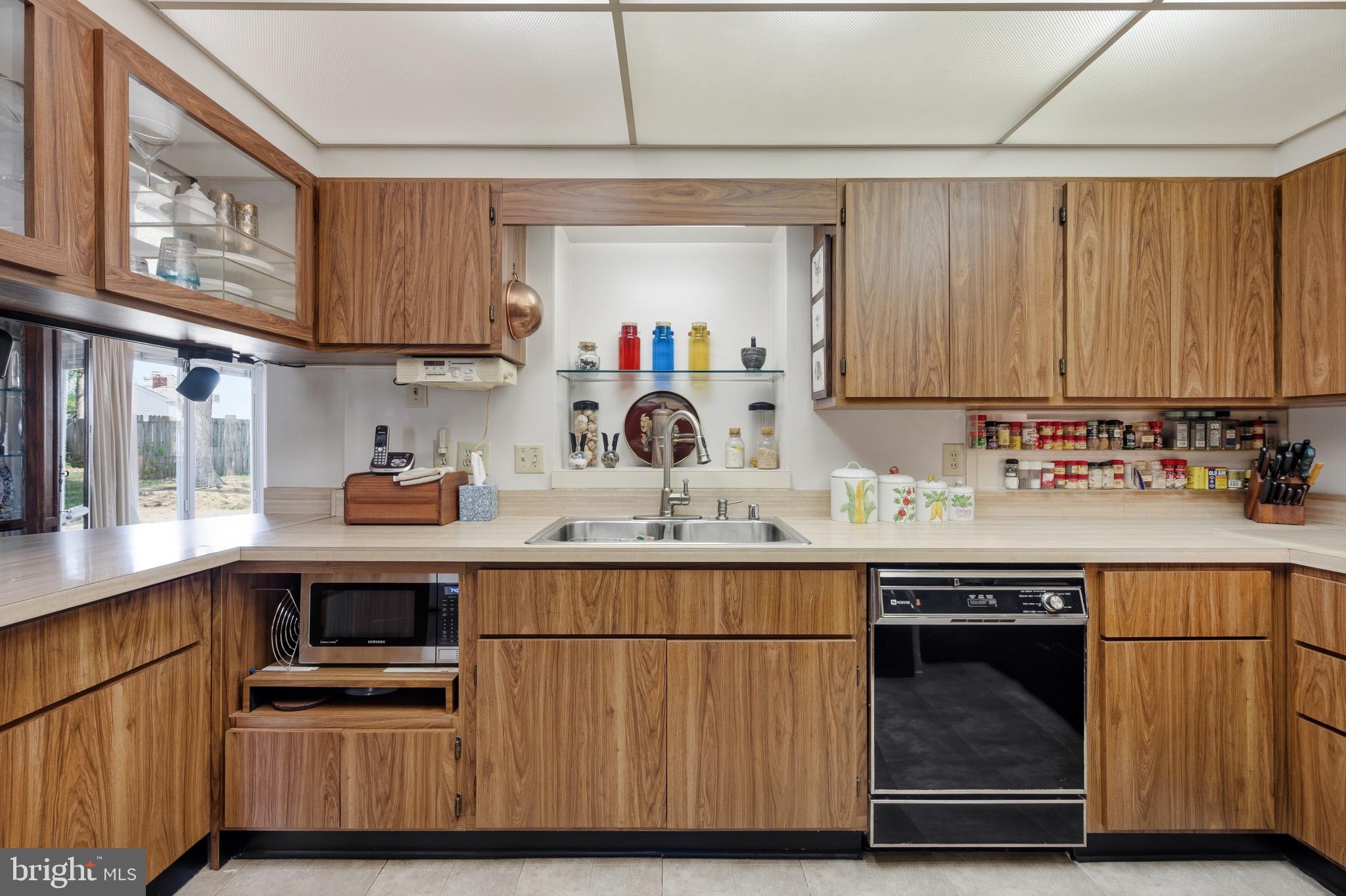 LOISDALE ESTATES - Residential