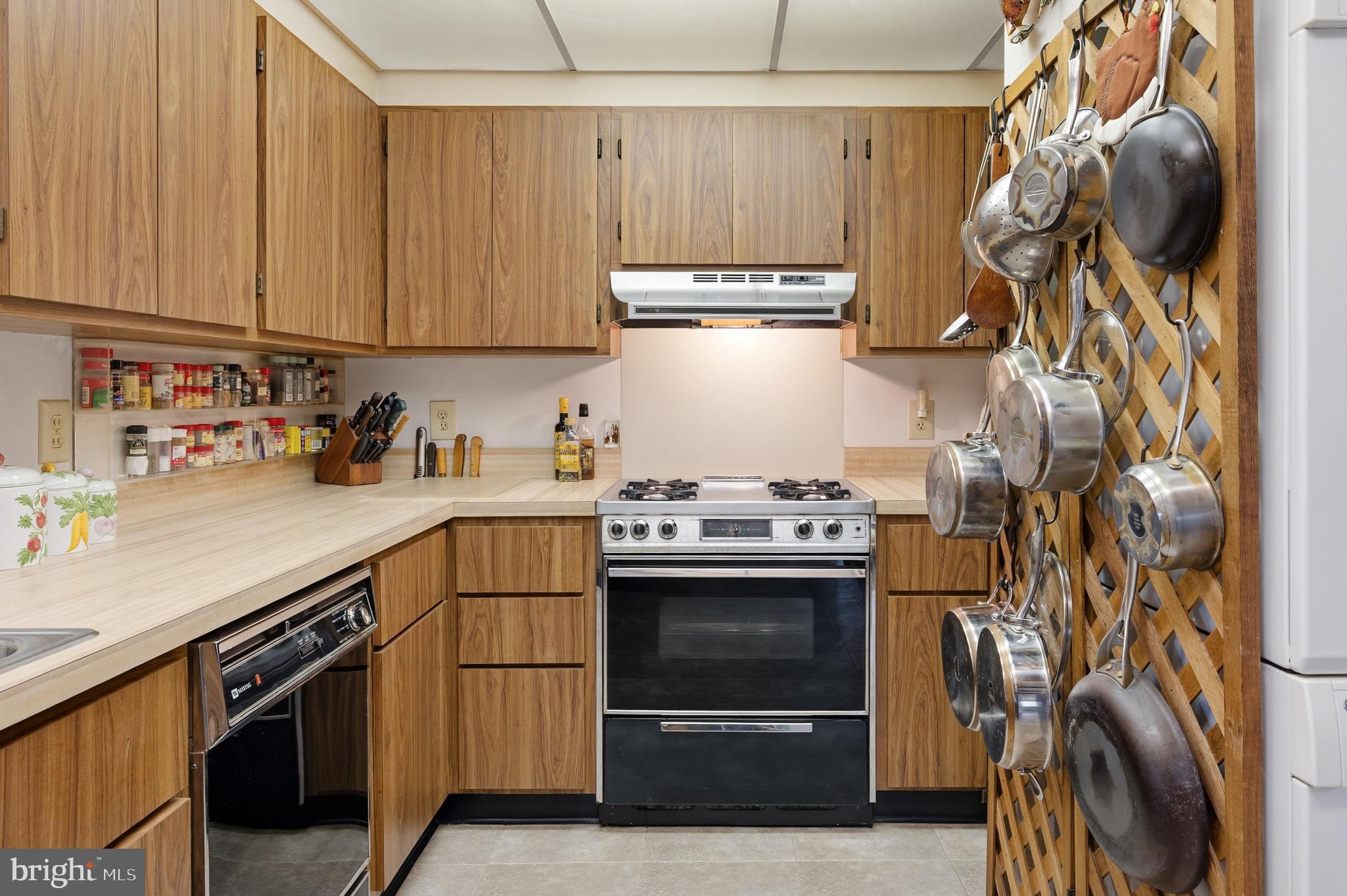 LOISDALE ESTATES - Residential