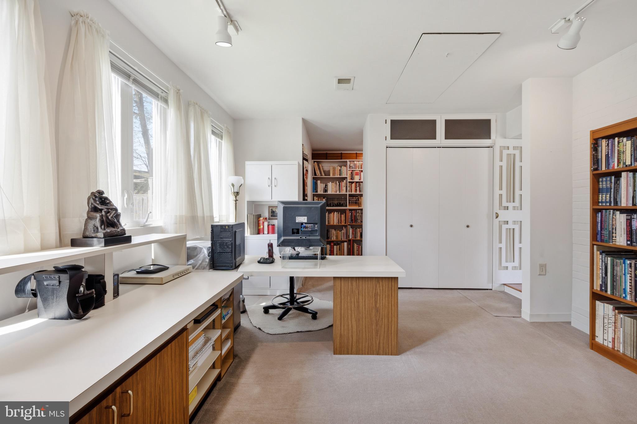 LOISDALE ESTATES - Residential