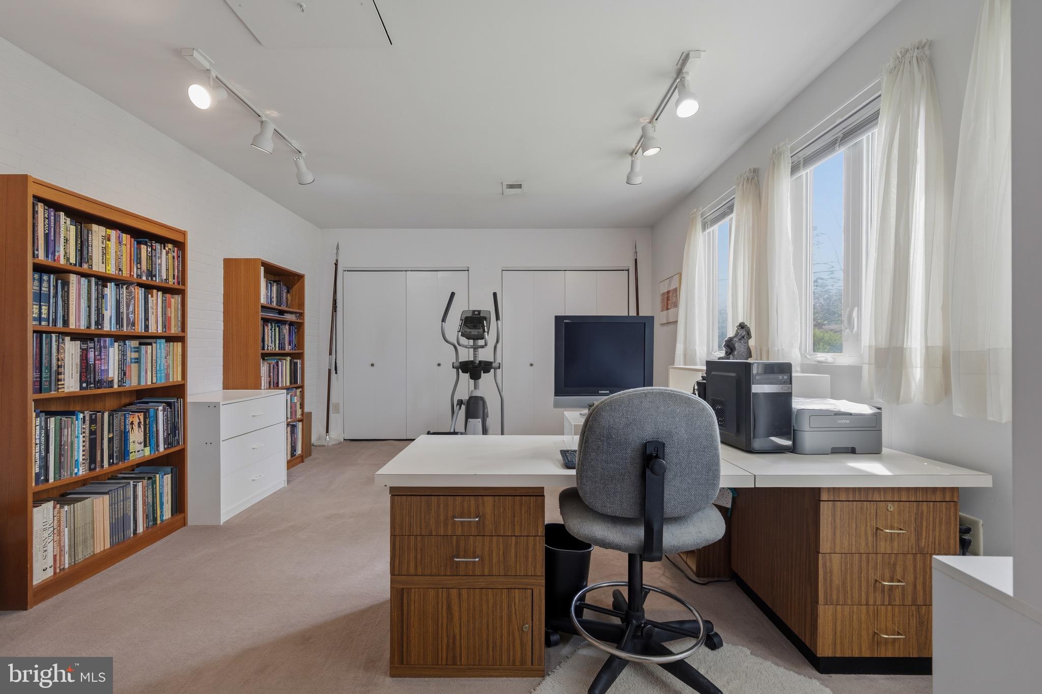 LOISDALE ESTATES - Residential