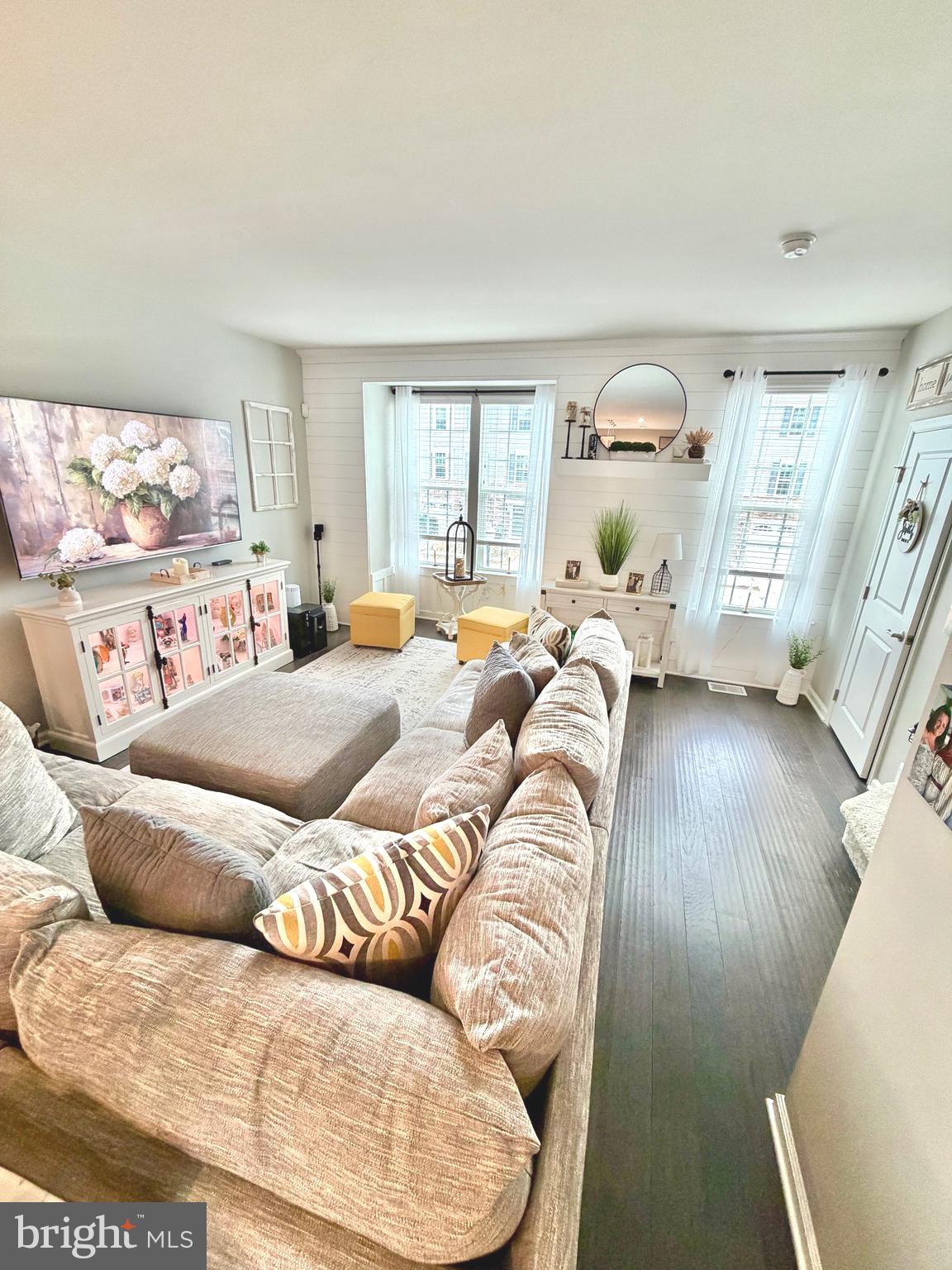 PINNACLE PLACE - Residential