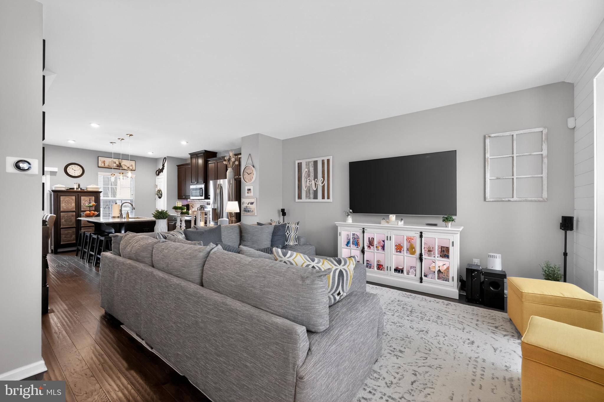 PINNACLE PLACE - Residential